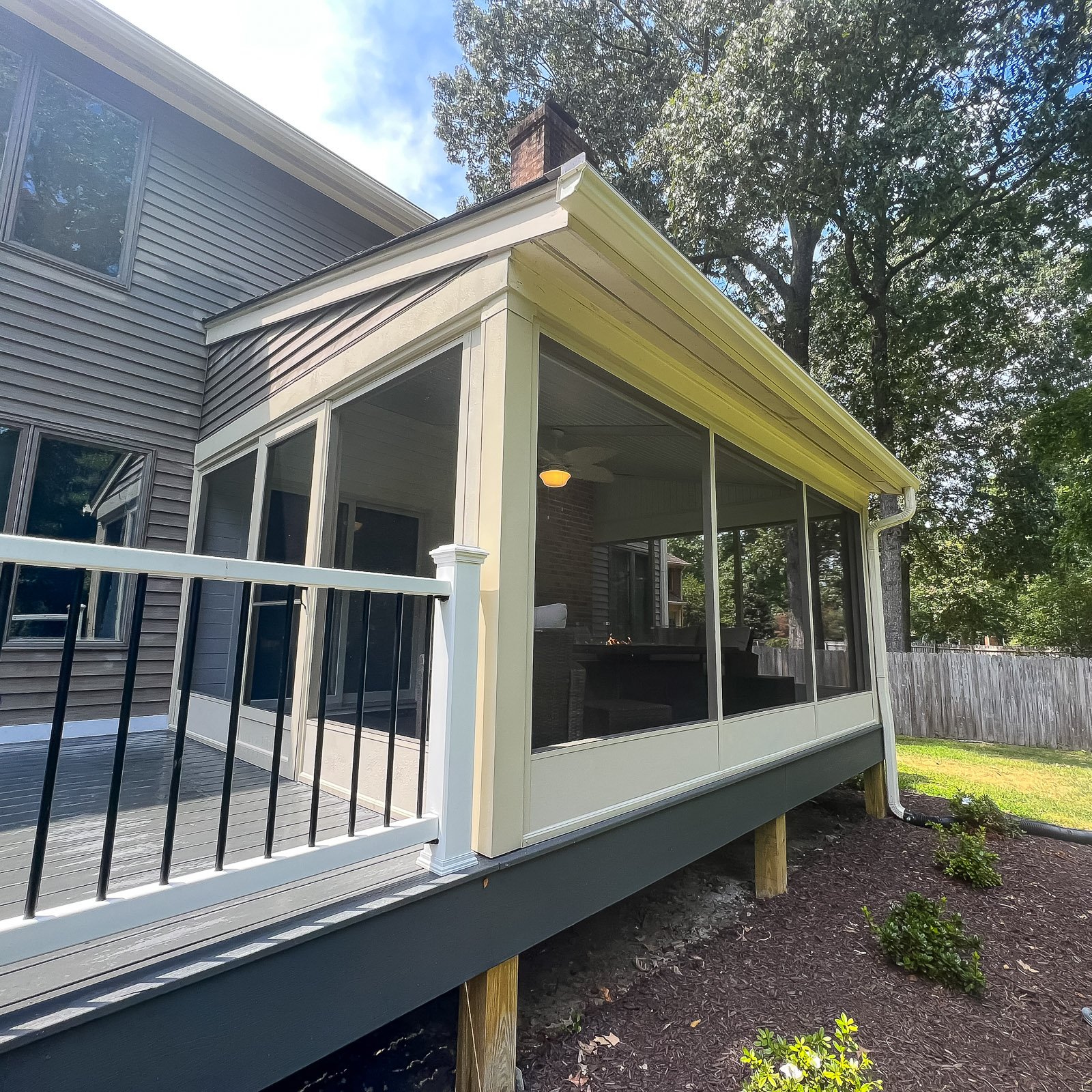 Screen room built over a composite deck by an Outdoor Living Contractor in Yorktown